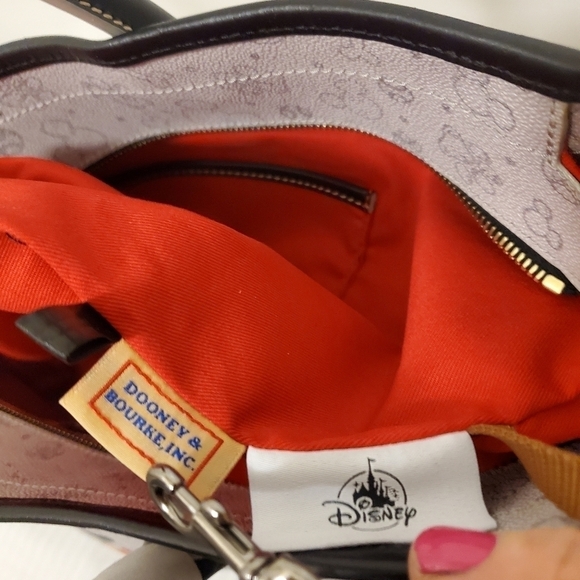 NWT Disney Dooney & Bourke "Reigning Dogs" Large Tote, Authentic, Collectors - Picture 9 of 12